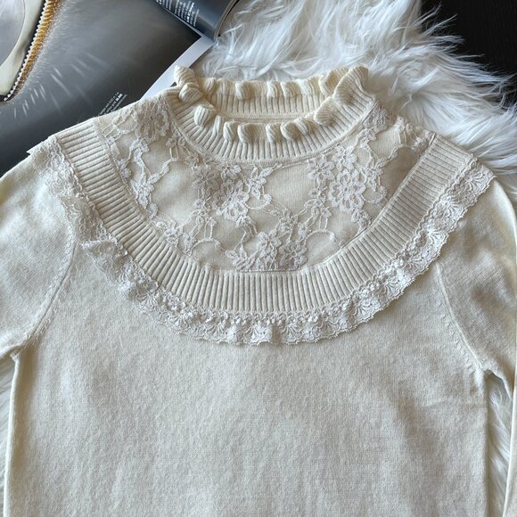 Size XS Ruffle Lace Wool White Sweater Price Firm - Picture 2 of 6